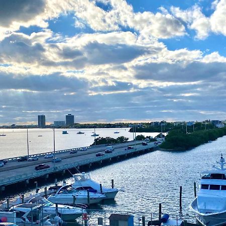 Modern Waterfront Apartment With Miami Skyline View, Free Parking 5 Mins Drive To Miami Beach Ngoại thất bức ảnh